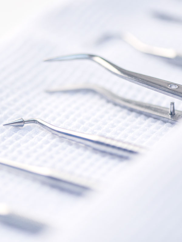 Sterilised dental instruments